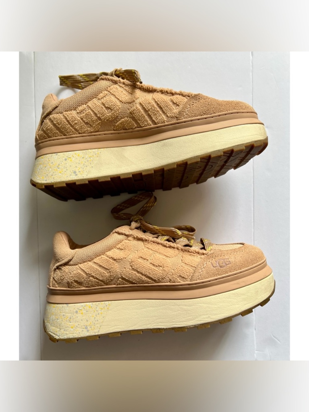 UGG Marin lace logo terry platform sneakers in pink US Women’s 9 EUC